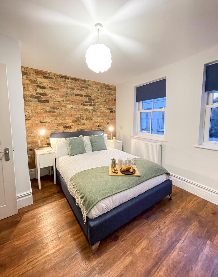 Stunning Brighton Seaside 2-Bedroom Townhouse With Patio, Sleeps 6 Esterno foto